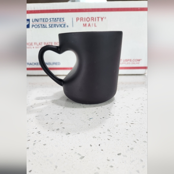 Hello Kitty Color Changing Coffee Mug - Picture 6 of 10